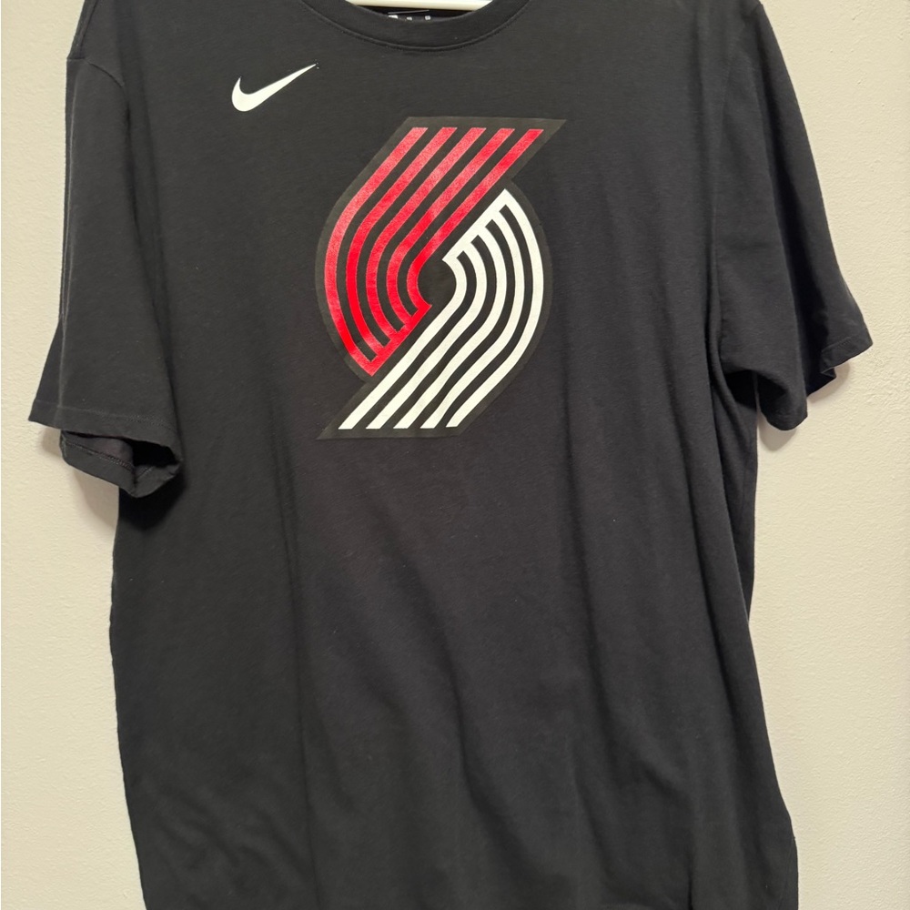 Portland trailblazers blazer pdx mens xl nike shirt. Never worn. Nba
